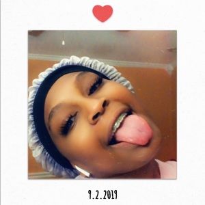 Meet your Posher, Akina